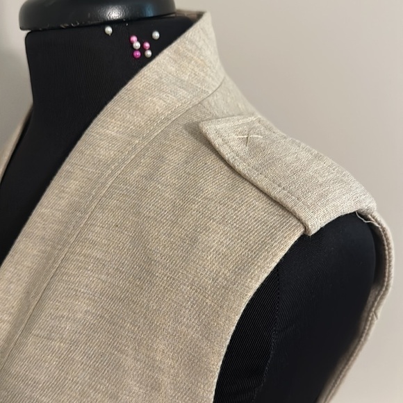 BCBGMAXAZRIA Justin Dune Neutral Linen Vest Wrap Dress - Picture 4 of 11